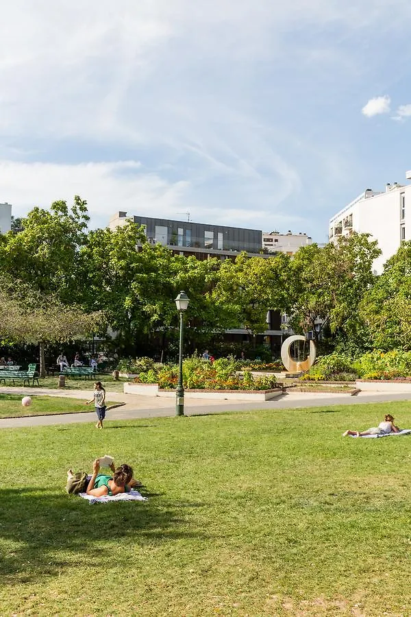Veeve - Cosy Gambetta Apartment Paris